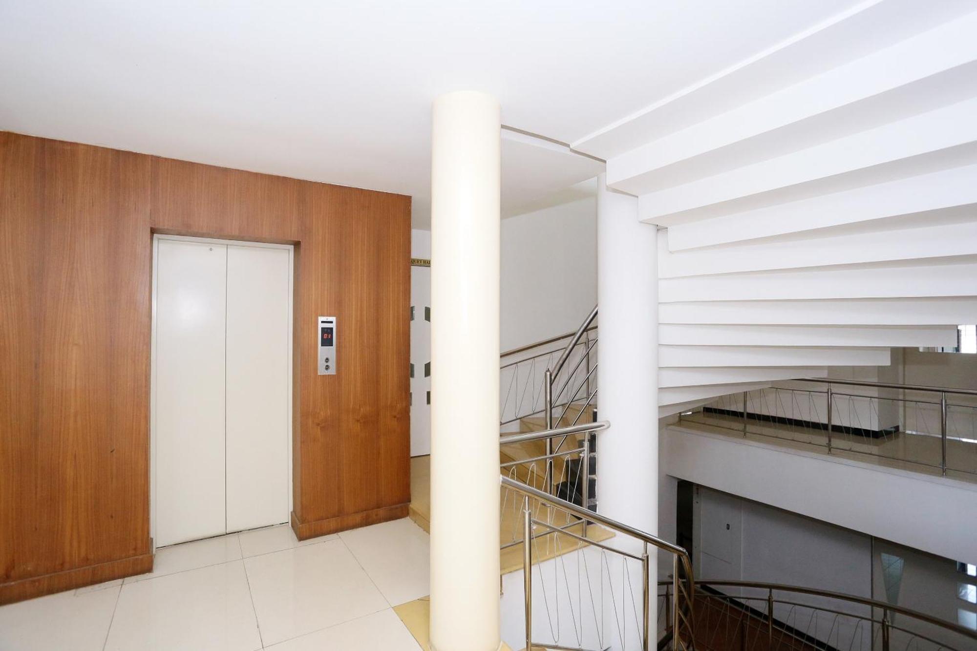 Super Townhouse Dona Castle Hotel Kollam Exterior foto