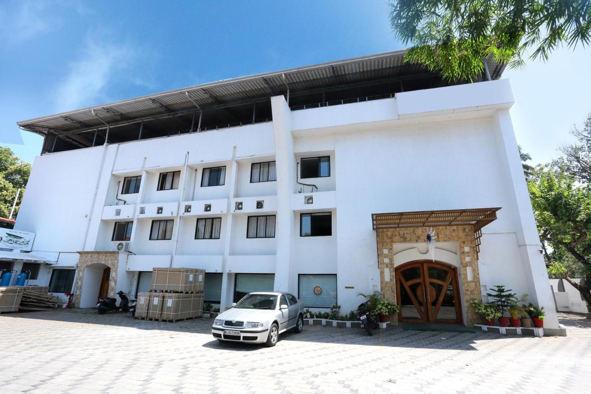 Super Townhouse Dona Castle Hotel Kollam Exterior foto